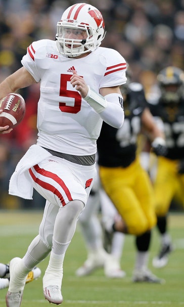 Badgers fend off Iowa, 26-24